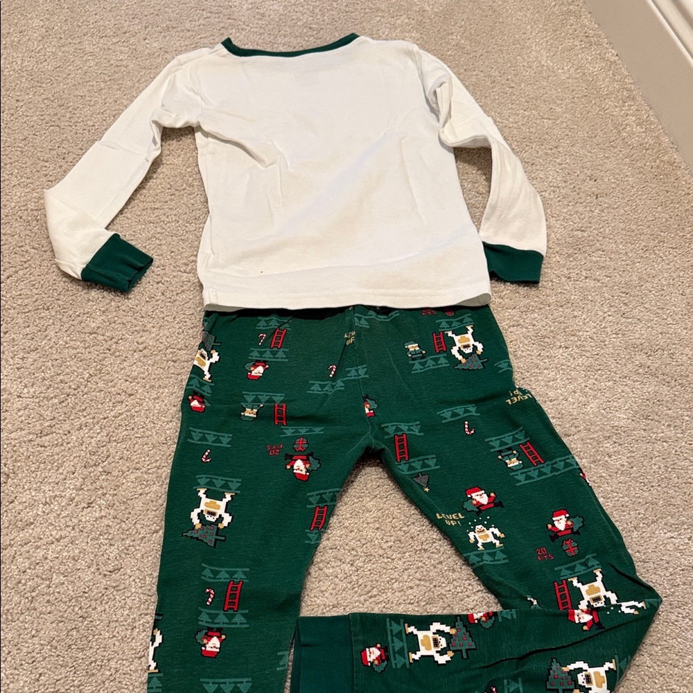 Carter’s Kids Level Up Video Game Pajama Set - Green and White festive, size 8 - Picture 6 of 6
